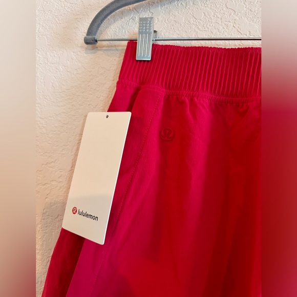 NWT Lululemon Stretch Woven Relaxed-Fit HR Short 4" / Cherry Mist - Picture 6 of 8